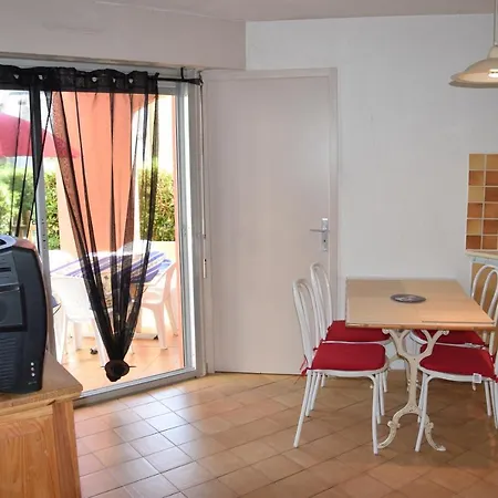 Dans Avec Piscine, 2 Chambres, Parking, A 50m De La Mer -ref Capao26 *